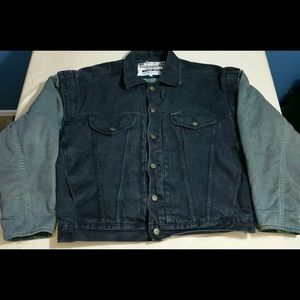Vintage Guess denim jacket. Men’s size L.